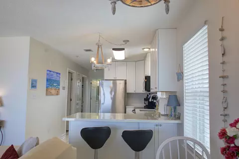 7464 Sunset Harbor Dr #131, Navarre, FL 32566