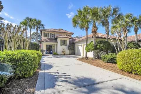 2521 Vineyard Ln, Miramar Beach, FL 32550