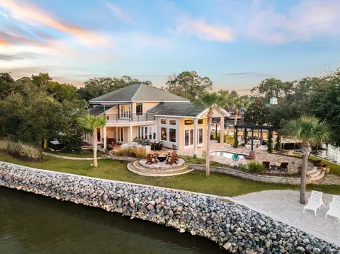 221 Bay Circle Dr, Santa Rosa Beach, FL 32459