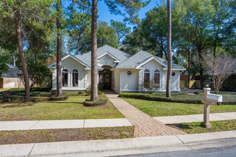 831 Coldwater Creek Cir, Niceville, FL 32578