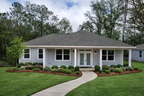 100 Windsor Dr, Crestview, FL 32539