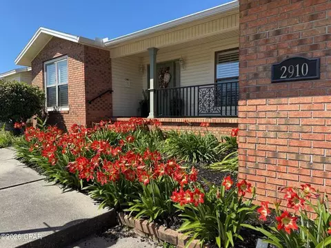 2910 Kings Harbour Rd, Panama City, FL 32405