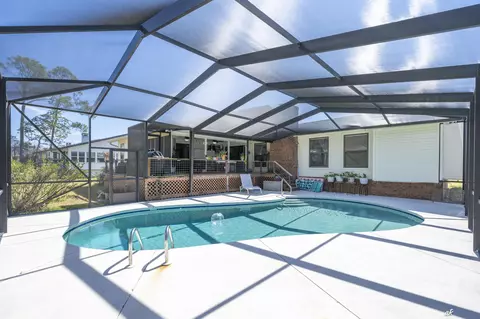 2910 Kings Harbour Rd, Panama City, FL 32405