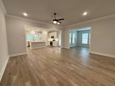 Living - 234 E Tweet St, Freeport, FL 32439 photo 2 of 4