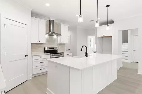 Kitchen - 151 Redfish Point Dr, Freeport, FL 32439 photo 4 of 4