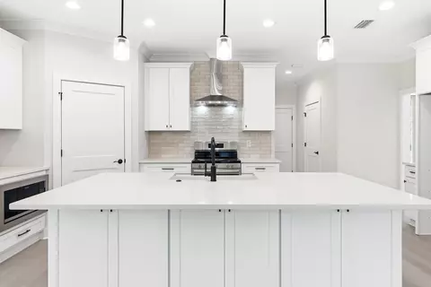Kitchen - 151 Redfish Point Dr, Freeport, FL 32439 photo 3 of 4