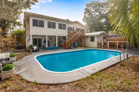621 Sea Oats Dr, Destin, FL 32541