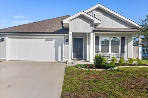 Exterior - 848 Otto Loop, Crestview, FL 32539 photo 2 of 4