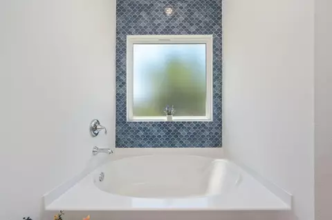 Bath - 165 Blooming Cv, Crestview, FL 32539 photo 1 of 6