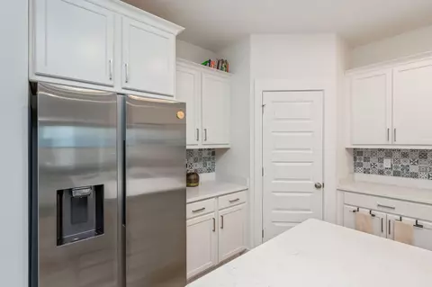 Kitchen - 165 Blooming Cv, Crestview, FL 32539 photo 6 of 7