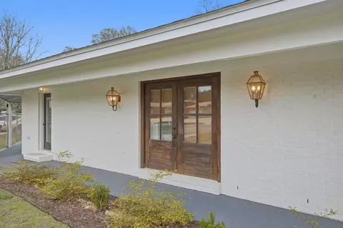 205 NW Baker Ave, Fort Walton Beach, FL 32548
