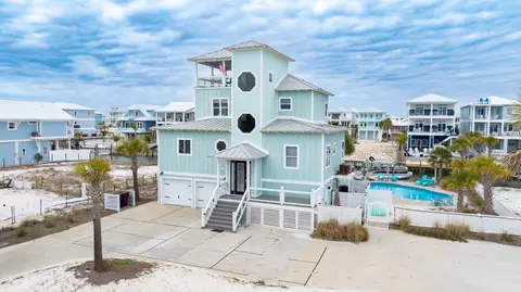 7390 Gulf Blvd, Navarre, FL 32566