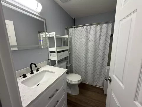 Bath - 2673 Paddock Cir, Crestview, FL 32536 photo 4 of 4