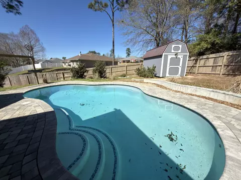 Exterior - 2673 Paddock Cir, Crestview, FL 32536 photo 3 of 7