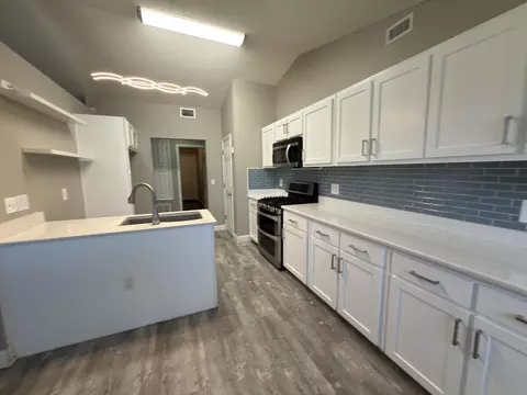 Kitchen - 2673 Paddock Cir, Crestview, FL 32536 photo 2 of 2