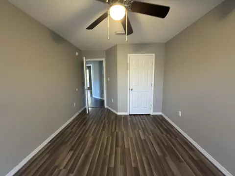 Bedroom - 2673 Paddock Cir, Crestview, FL 32536 photo 2 of 5