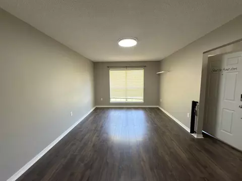 Living - 2673 Paddock Cir, Crestview, FL 32536 photo 5 of 6