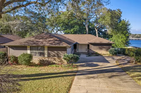 630 Sailboat Dr, Niceville, FL 32578