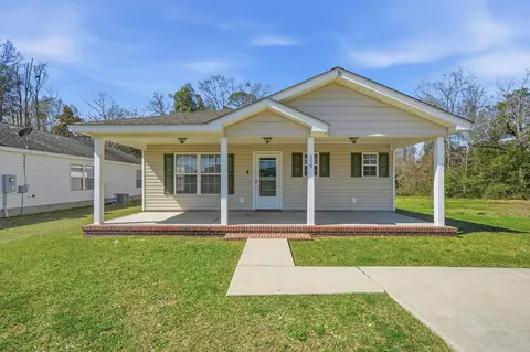 309 Rangeline St, Bonifay, FL 32425