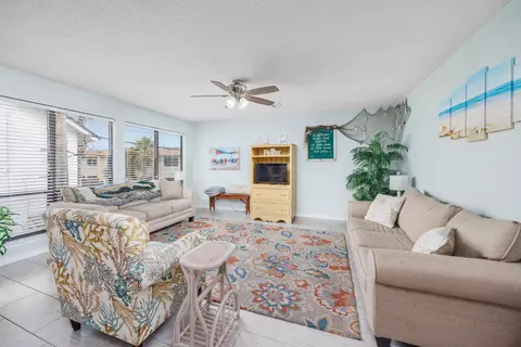8425 Gulf Blvd #213, Navarre, FL 32566