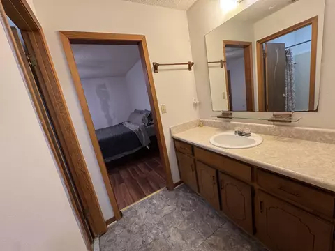 Bath - 2928 Aplin Rd, Crestview, FL 32539 photo 1 of 3