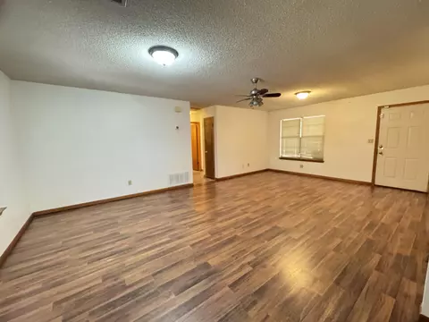 Living - 2928 Aplin Rd, Crestview, FL 32539 photo 2 of 2