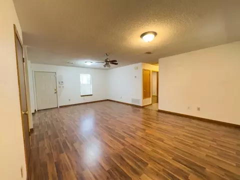 Living - 2928 Aplin Rd, Crestview, FL 32539 photo 1 of 2