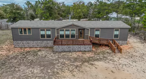 120 Clover Ln, Defuniak Springs, FL 32433