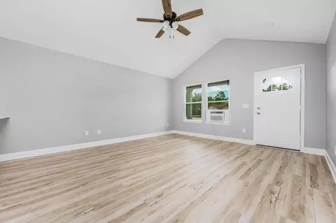 Living - 5428 Bayleaf Dr, Crestview, FL 32539 photo 1 of 3