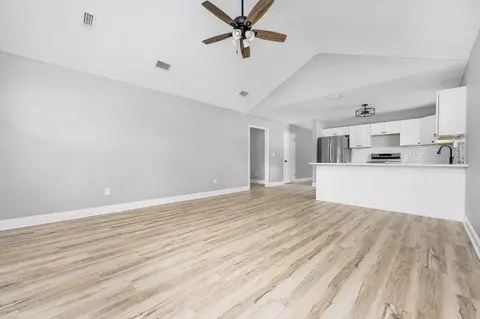 Living - 5428 Bayleaf Dr, Crestview, FL 32539 photo 2 of 3