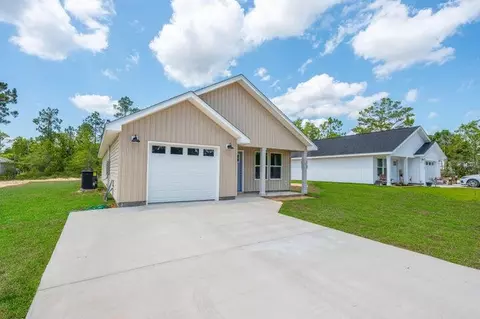 Exterior - 5428 Bayleaf Dr, Crestview, FL 32539 photo 2 of 4