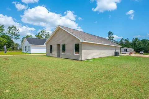 Exterior - 5428 Bayleaf Dr, Crestview, FL 32539 photo 3 of 4