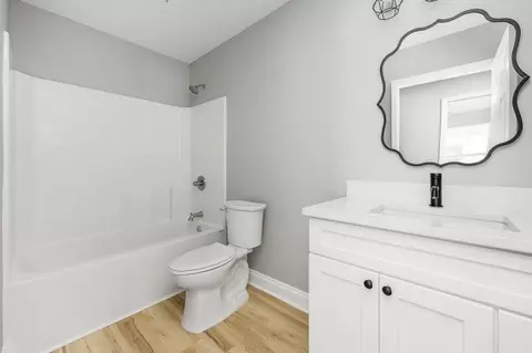 Bath - 5428 Bayleaf Dr, Crestview, FL 32539 photo 2 of 2