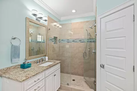 Bath - 1976 Baytowne Loop, Miramar Beach, FL 32550 photo 2 of 4