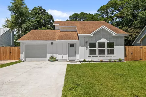 387 NW Canterbury Cir, Fort Walton Beach, FL 32548