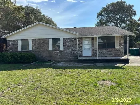 477 Aleta Ave, Mary Esther, FL 32569