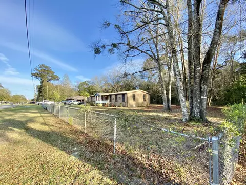 46 Andy Dr, Freeport, FL 32439 photo 4