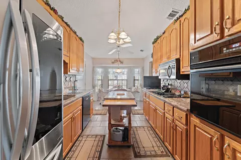 Kitchen - 4559 Scarlet Dr, Crestview, FL 32539 photo 2 of 2