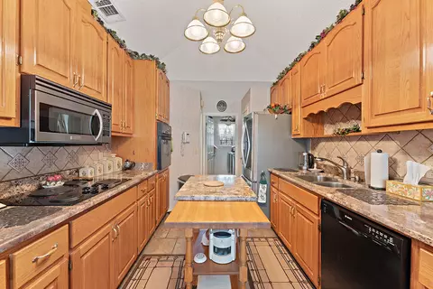 Kitchen - 4559 Scarlet Dr, Crestview, FL 32539 photo 1 of 2