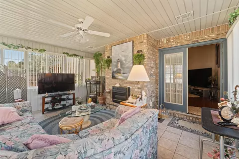 Exterior - 4559 Scarlet Dr, Crestview, FL 32539 photo 1 of 8