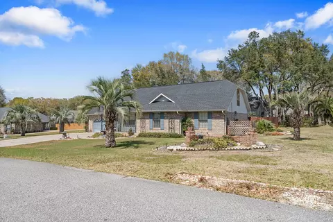 Exterior - 4559 Scarlet Dr, Crestview, FL 32539 photo 7 of 8