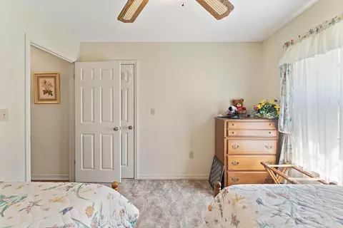Bedroom - 4559 Scarlet Dr, Crestview, FL 32539 photo 2 of 7