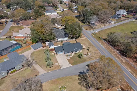 View/Area - 4559 Scarlet Dr, Crestview, FL 32539 photo 3 of 6