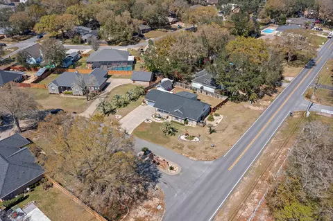 View/Area - 4559 Scarlet Dr, Crestview, FL 32539 photo 4 of 6