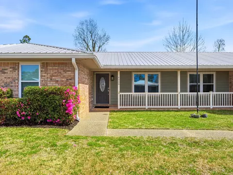 4326 Pine Tree Ln, Lynn Haven, FL 32444