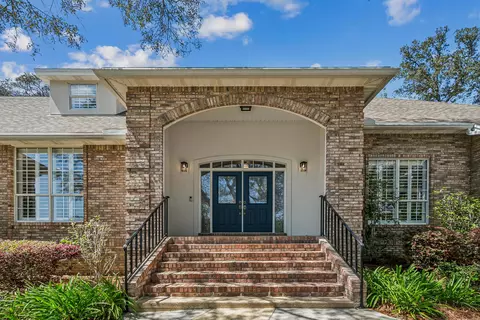 1029 Lake Way Dr, Niceville, FL 32578