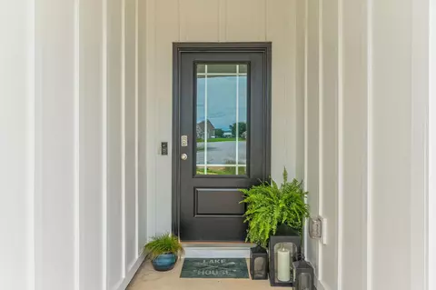 Entry Way - 48 Hammock Cir, Freeport, FL 32439 photo 1 of 5