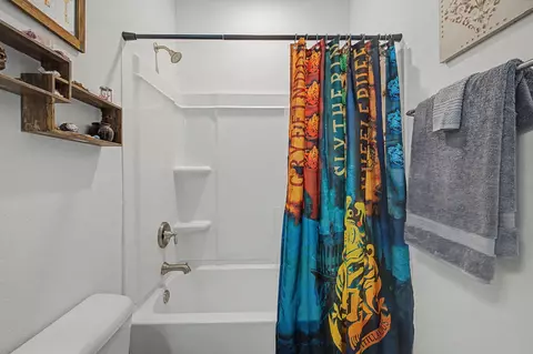 Bath - 48 Hammock Cir, Freeport, FL 32439 photo 6 of 7