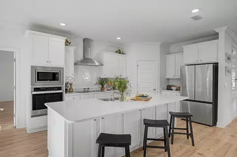 Kitchen - 48 Hammock Cir, Freeport, FL 32439 photo 1 of 5