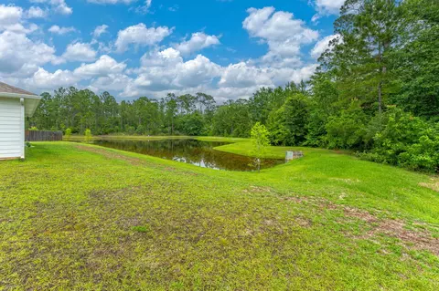 Exterior - 48 Hammock Cir, Freeport, FL 32439 photo 12 of 14